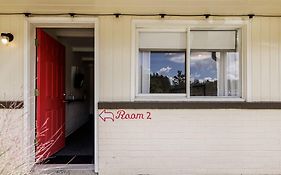 The Billy Motel King Room With Retro Charm